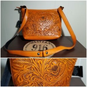 Chiseled Shoulder bag